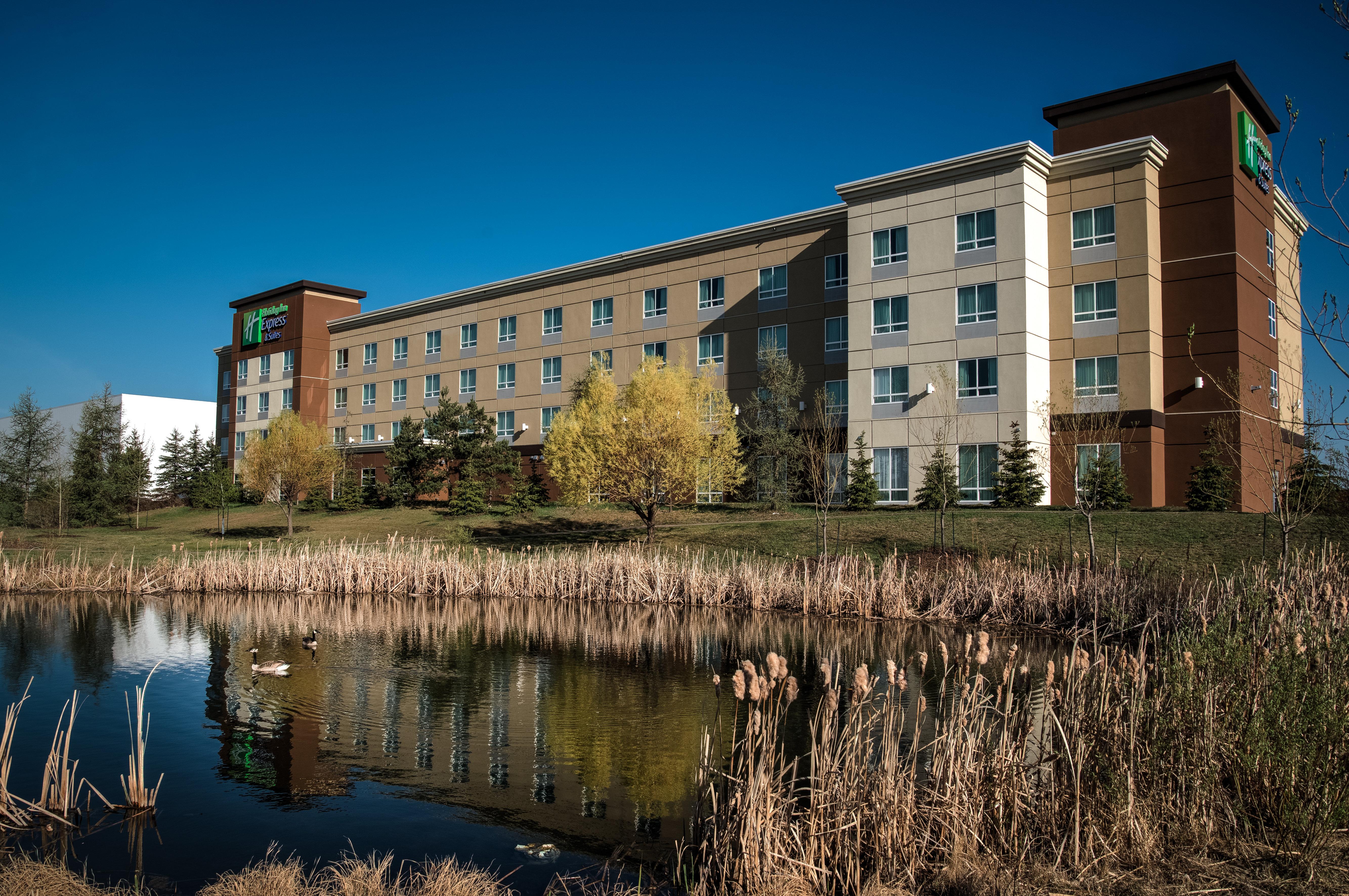 Holiday Inn Express & Suites Spruce Grove - Stony Plain By Ihg Exterior foto